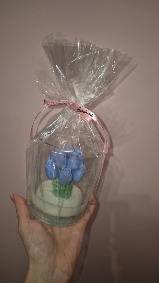 Tulipanowa Elegancja – świeca artystyczna w szkle