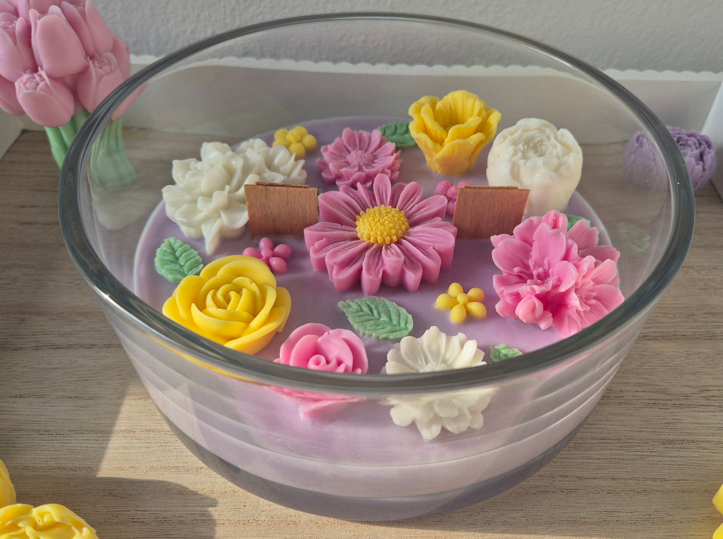 „Wiosenny Ogród” – sojowa świeca kwiatowa w szkle