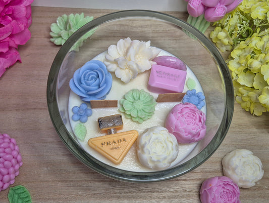 Szyk w Pastelach – Świeca Sojowa z Kwiatami i Perfumami