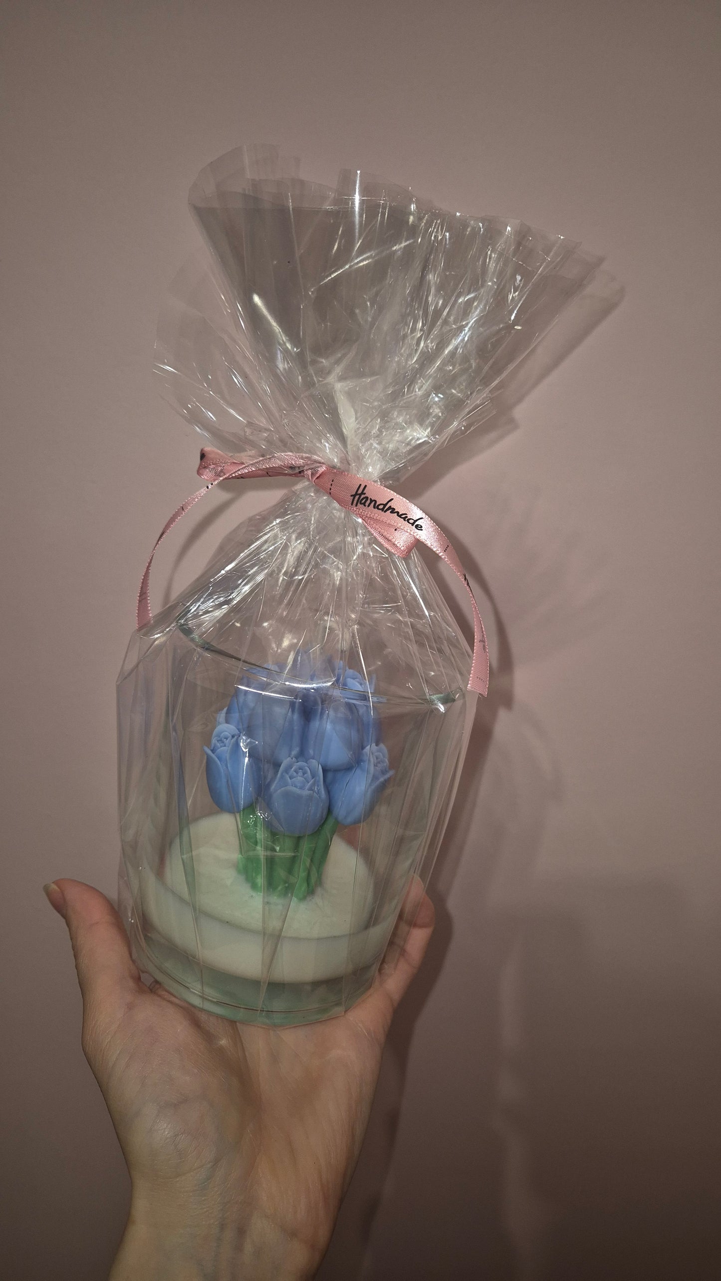 Tulipanowa Elegancja – świeca artystyczna w szkle