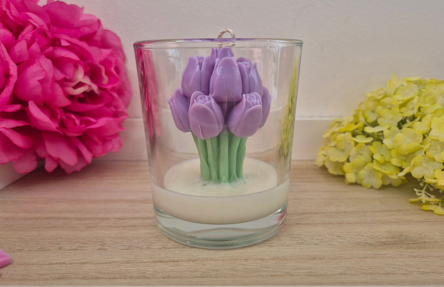 Tulipanowa Elegancja – świeca artystyczna w szkle