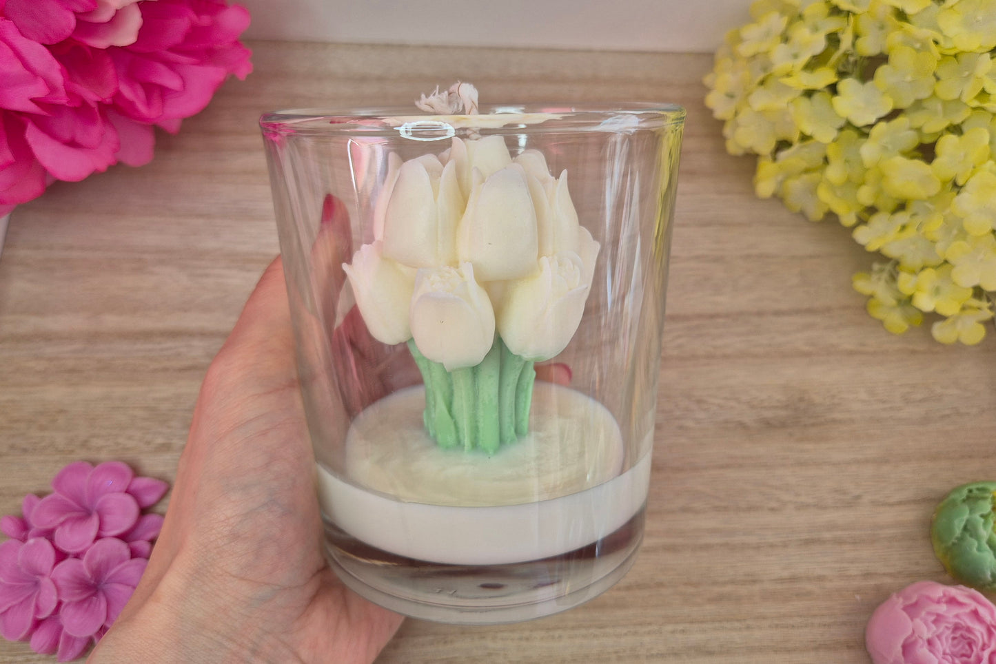 Tulipanowa Elegancja – świeca artystyczna w szkle