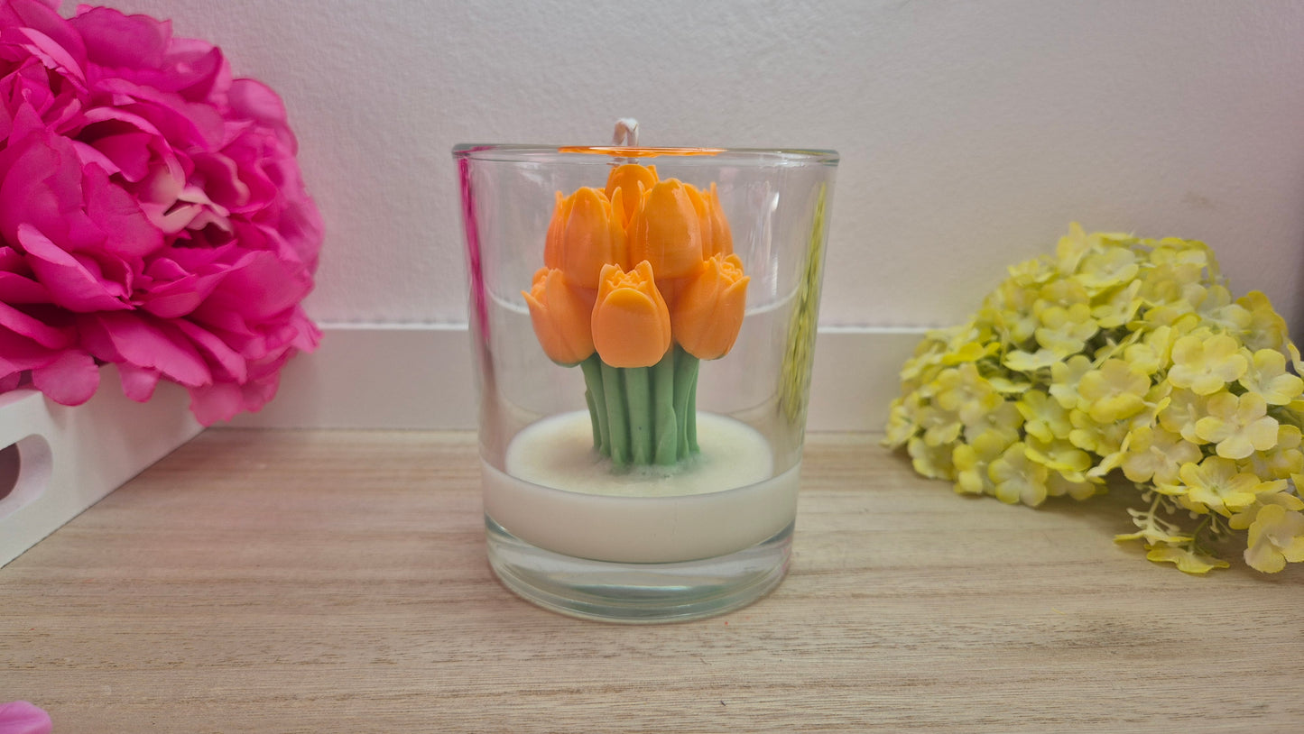 Tulipanowa Elegancja – świeca artystyczna w szkle