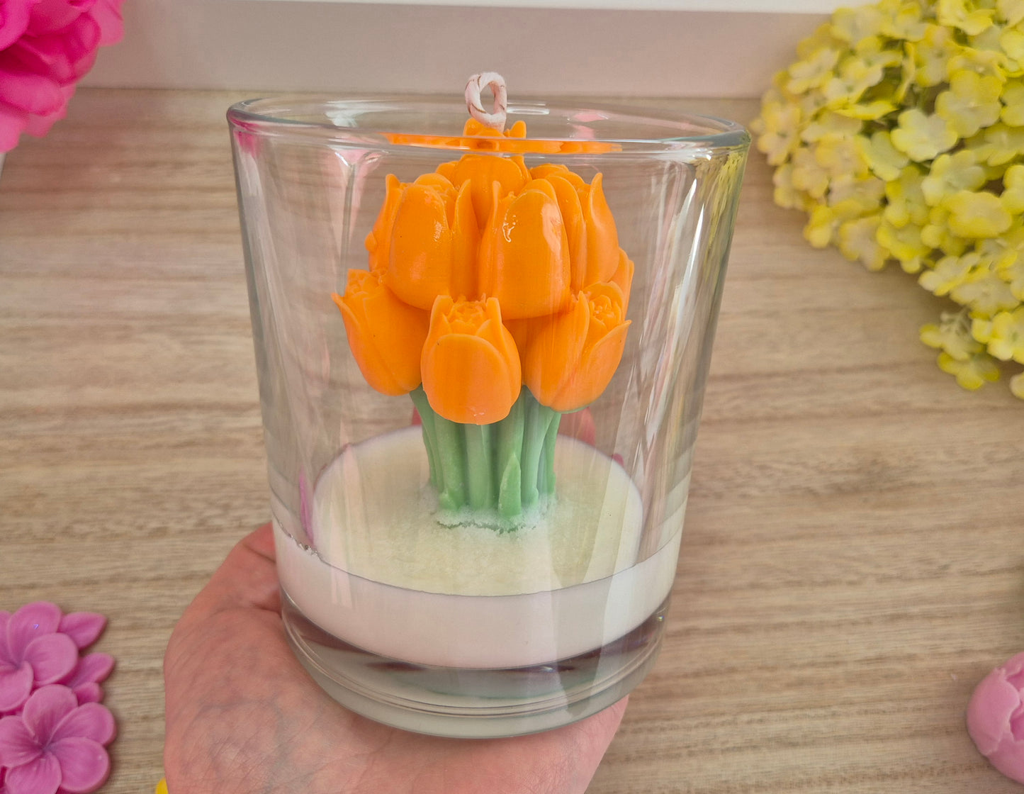 Tulipanowa Elegancja – świeca artystyczna w szkle