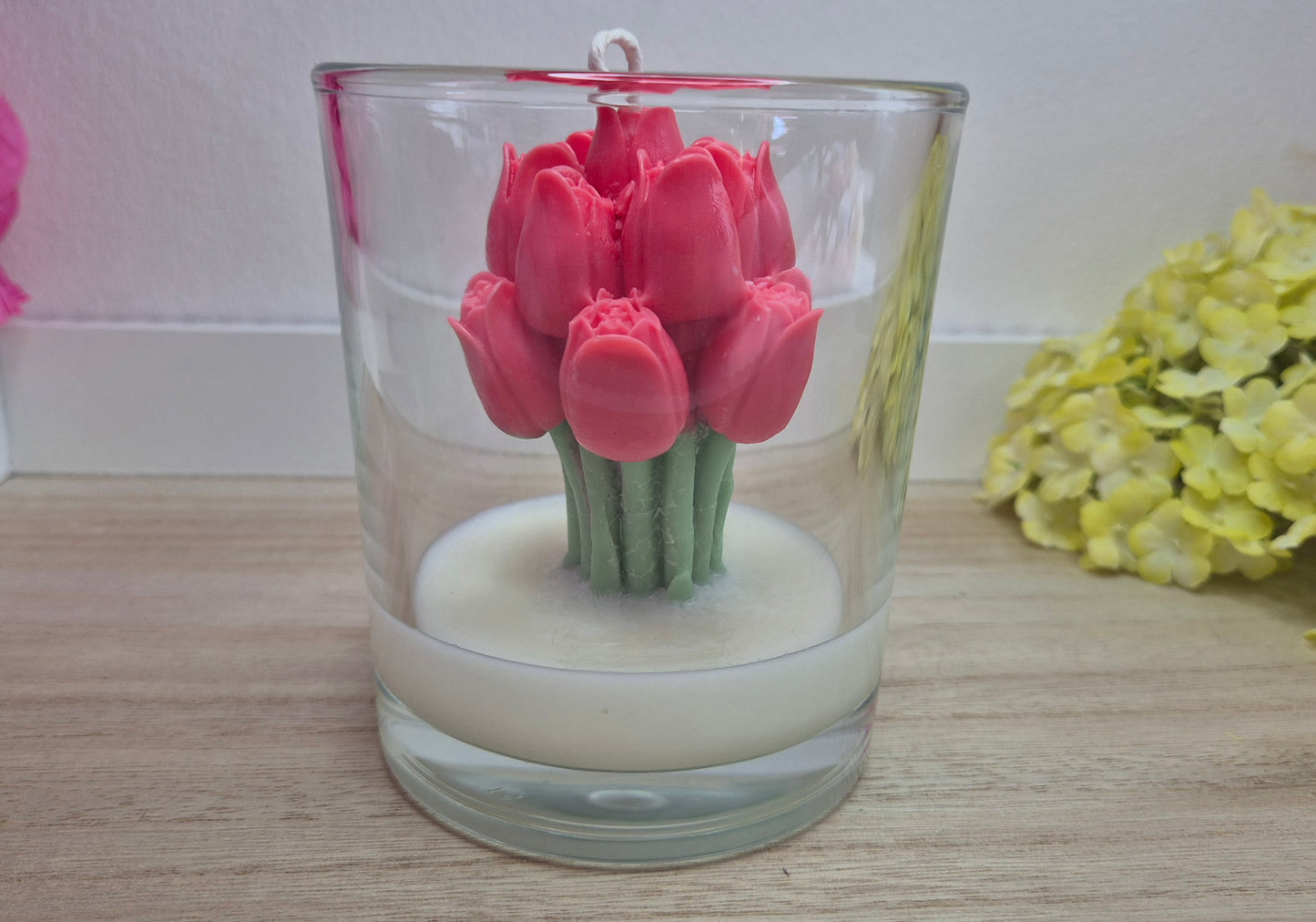 Tulipanowa Elegancja – świeca artystyczna w szkle