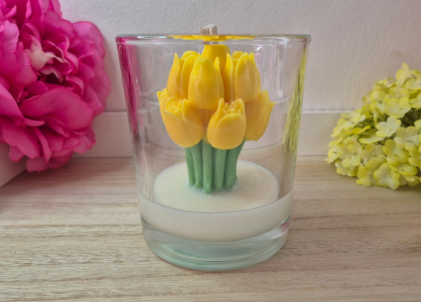 Tulipanowa Elegancja – świeca artystyczna w szkle